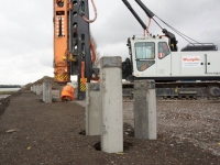 Ép cọc bê tông ở Mỹ Phước - Bình Dương