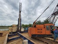 Giải pháp ép cọc tròn D350 cho công trình nền đất yếu trên nền đất yếu